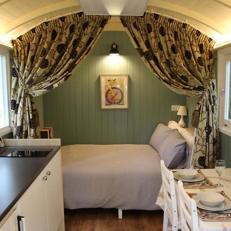 The Kestrel Shepherd Hut, Whitehouse Farm Stowmarket Esterno foto
